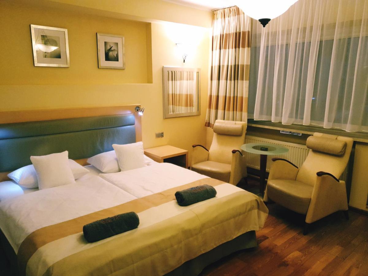 Bialy Slon Delux Hostel Gdynia Luaran gambar